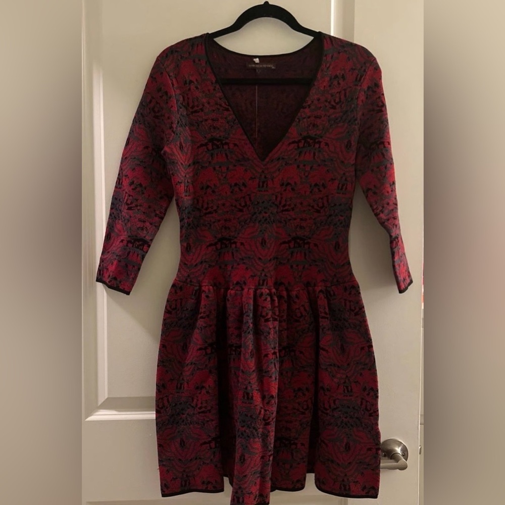 Gorgeous Marchesa Voyage Jacquard Knitted Dress in red and blue V neck Size M